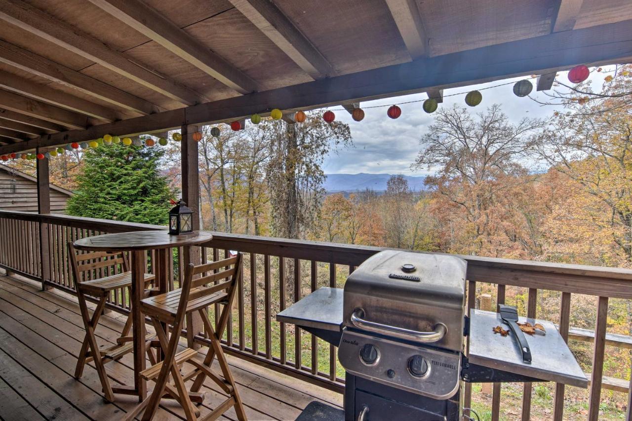 Вілла Cozy Cabin With Hot Tub And Smoky Mountain Views! Брайсон-Сіті Екстер'єр фото